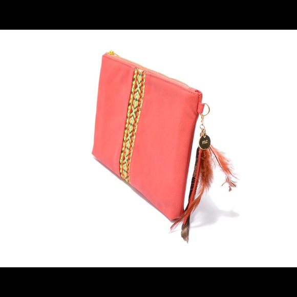 Clutch in leatherette w/ woven and feather accent - Picture 2 of 2