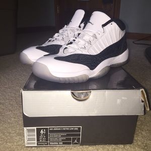 Air Jordan retro 11. Sold thru Mercari