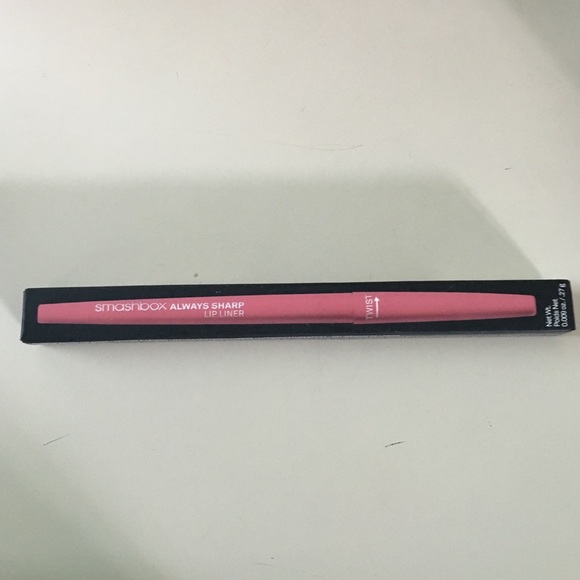 Beauty Bundle set includes SMASHBOX items!!๐ - Picture 3 of 4