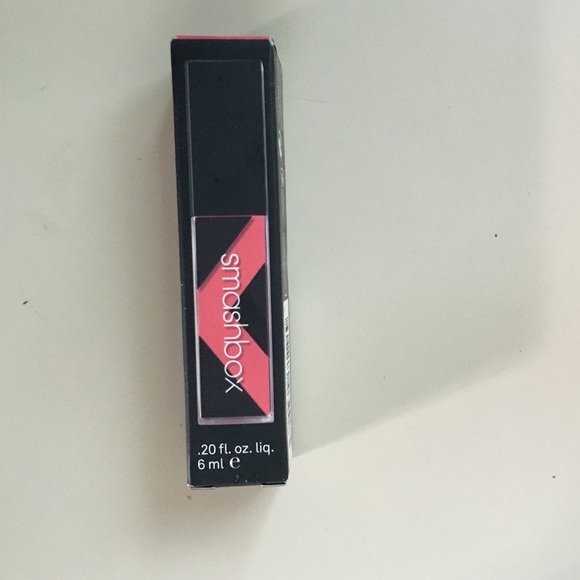 Beauty Bundle set includes SMASHBOX items!!๐ - Picture 4 of 4