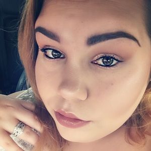 Meet your Posher, Pamela