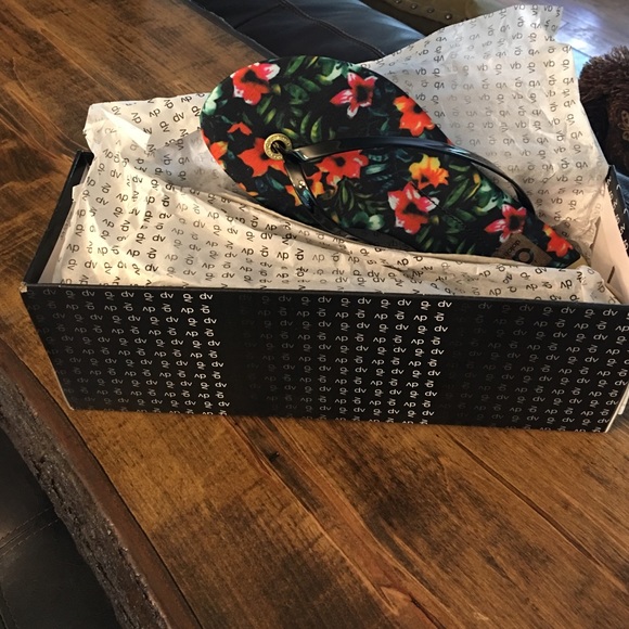 🎉SALE🎉 NIB DV Dolce Vita Derika Sandals - Picture 3 of 4