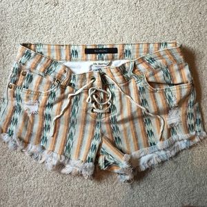 Billabong patterned shorts