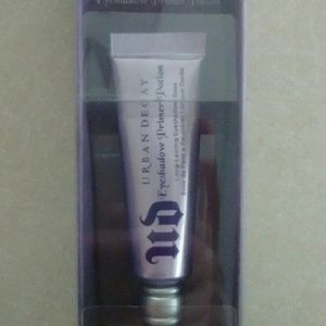 New Urban Decay Eyeshadow Primer Potion