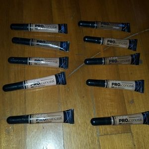 10 unopened la girl concealers(or contour)