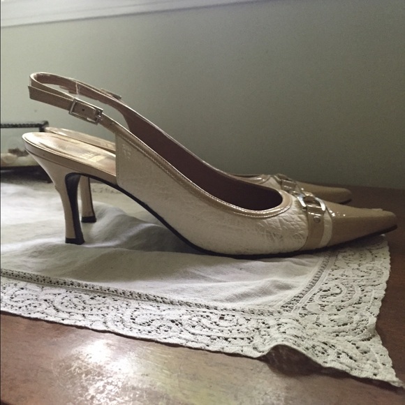 Stuart Weitzman - Picture 2 of 2
