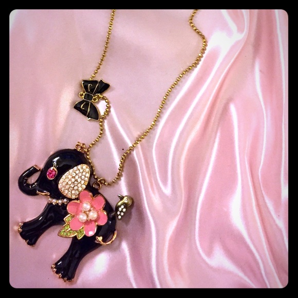 Betsey Johnson Jewelry - Betsy Johnson Decorative Chain