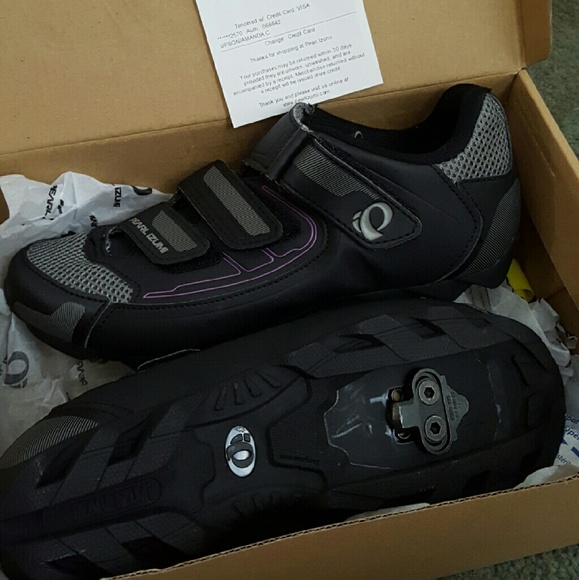 Peral Izumi indoor cycling shoes