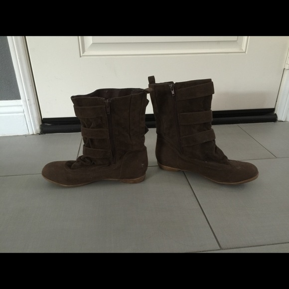 Boots - Picture 2 of 3