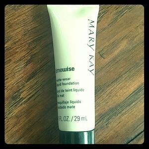 Matte-wear foundation