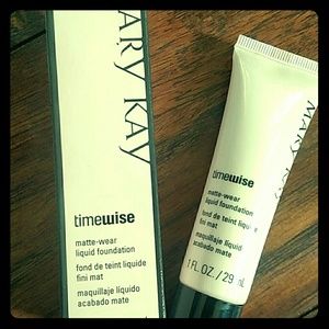 Matte-wear foundation