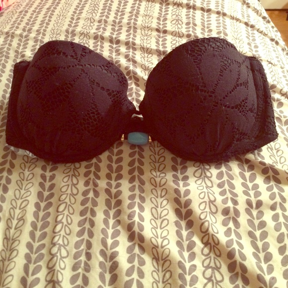 Very cute black strapless bikini top size 36C