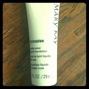 Matte-wear foundation