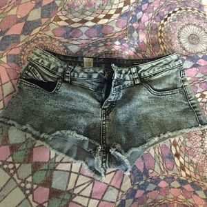 Acid wash Jean shorties