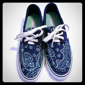 Sperry Top-Sider canvas boat shoe
