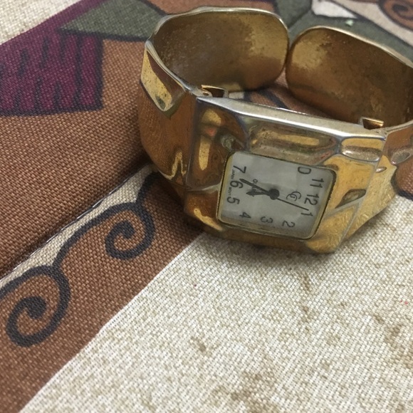 A Watch - Picture 2 of 2