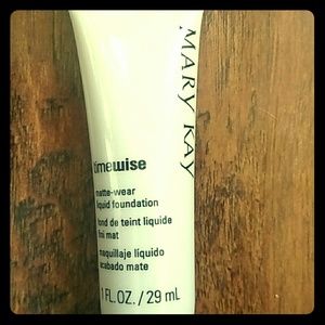 Matte-wear foundation