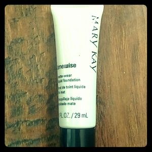 Matte-wear foundation