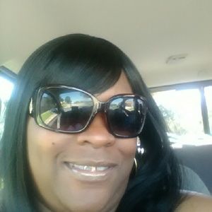 Meet your Posher, Paula