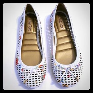 SALE!!! ...me Too floral laser cut flats