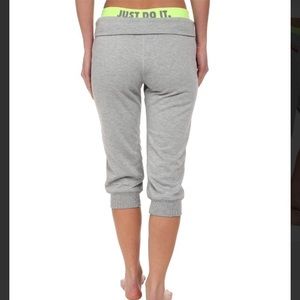 Nike Dri-Fit Capri athletic pants
