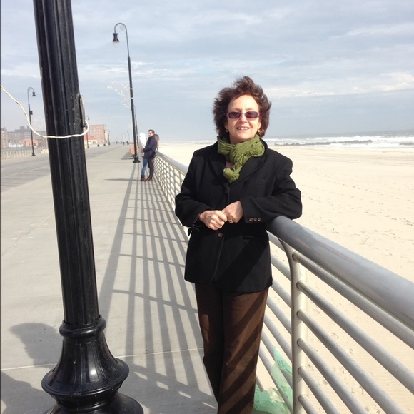 Meet your Posher, Angela - Picture 1 of 1