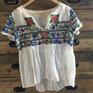 BEAUTIFUL EMBROIDERED ANTHROPOLOGIE WHITE BLOUSE
