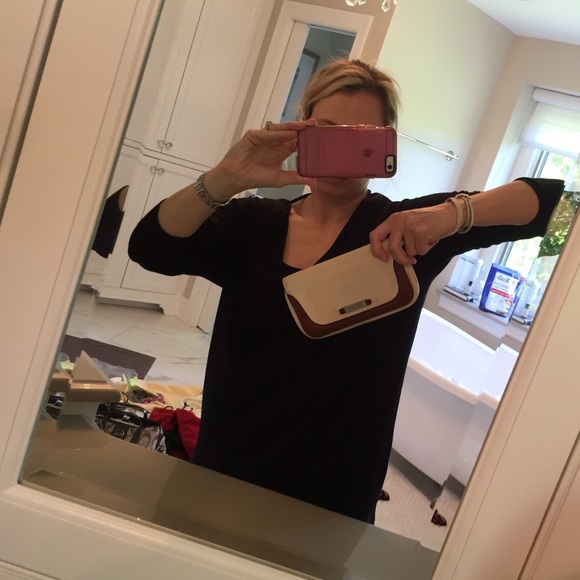 Cole Haan off white shoulder bag and wallet - Picture 2 of 4