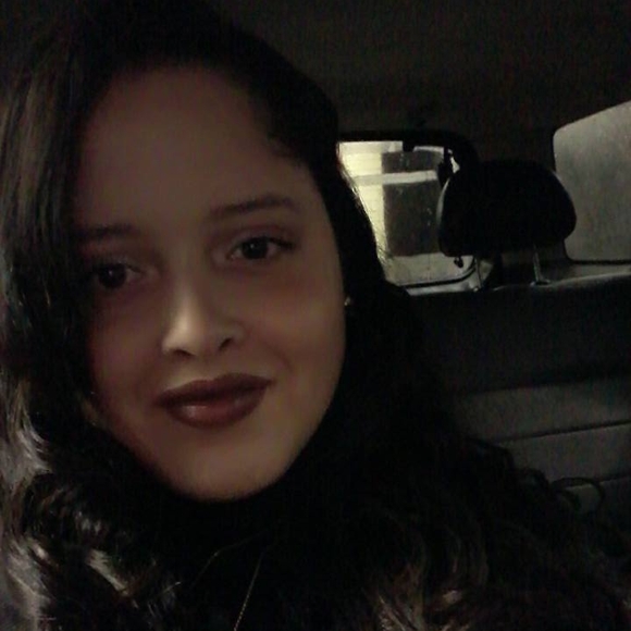 Meet your Posher, Adriana