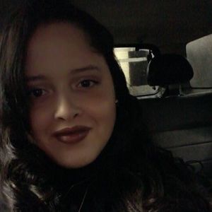 Meet your Posher, Adriana