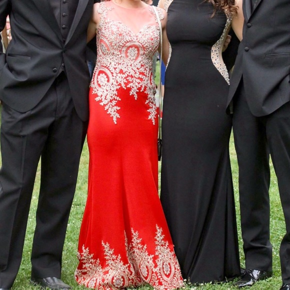 Dave & John Red beaded prom dress - Picture 4 of 4