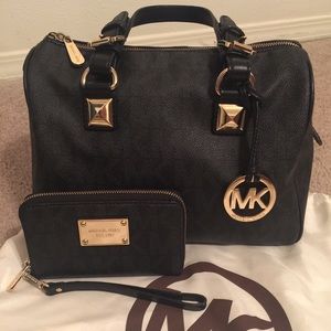 Michael Kors Handbag & Wrist Wallet & Dust bag