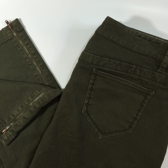 ❇️DKNY Jeans Capris❇️ - Picture 2 of 3