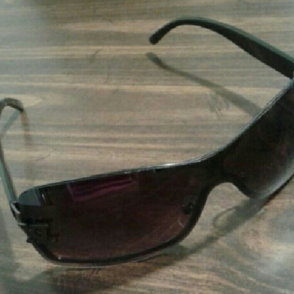 Black sunglasses