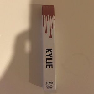 Kylie Cosmetics gloss in Literally