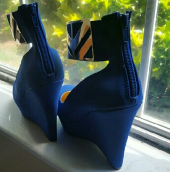 Royal Blue - Picture 2 of 3