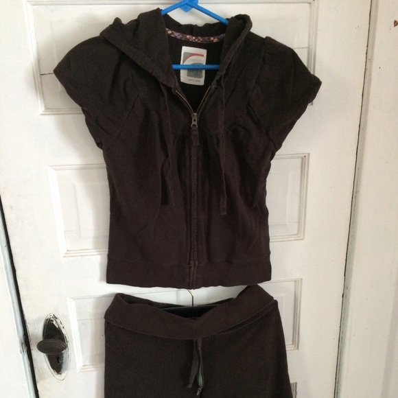 Cute old navy small brown outfit hoodie and capris