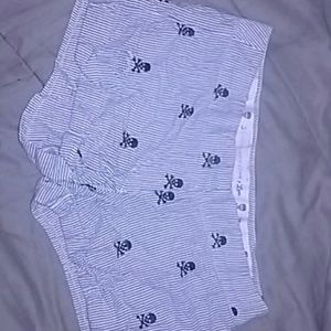 Lucy love shorts with skulls