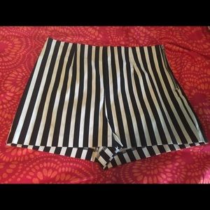 Super cute striped shorts