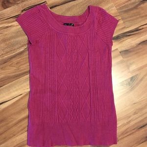 Short sleeve sweater