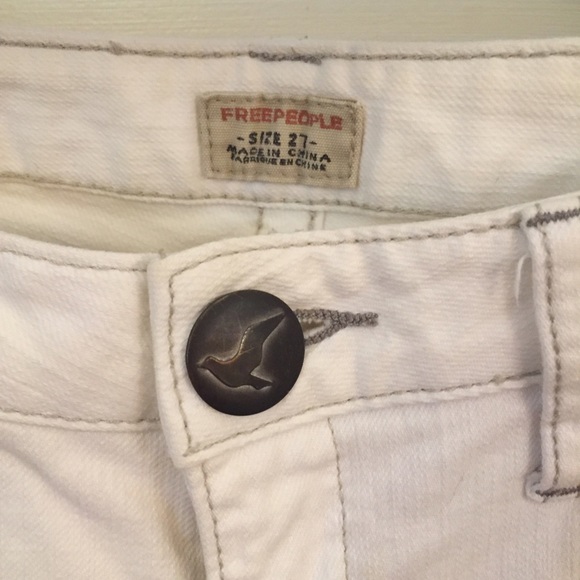 Free People white denim low rise skinnies. - Picture 1 of 4