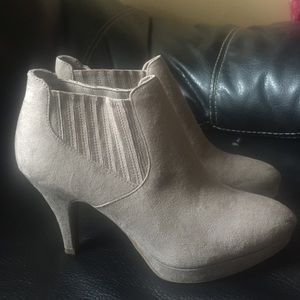 *** MUST GO *** Tan Booties