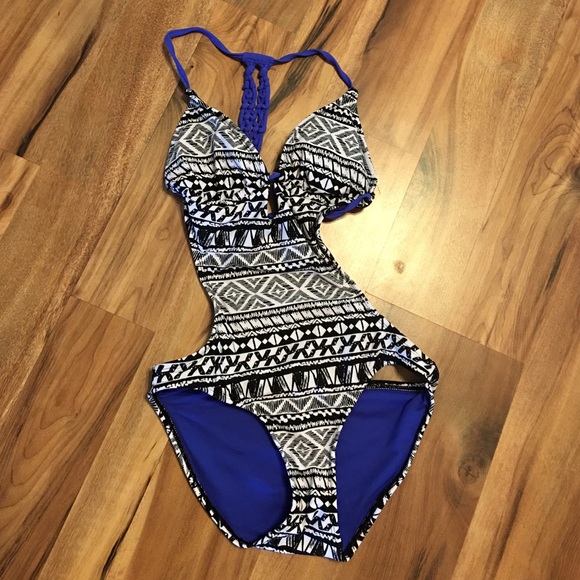 Backless one piece swim suit