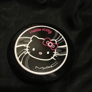 Hello kitty Mac pretty baby beauty powder NEW!!