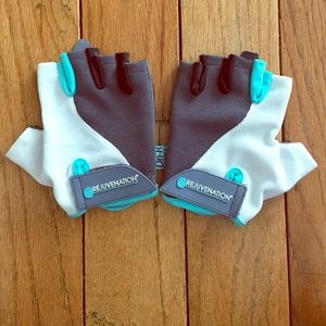 Weightlifting gloves size small