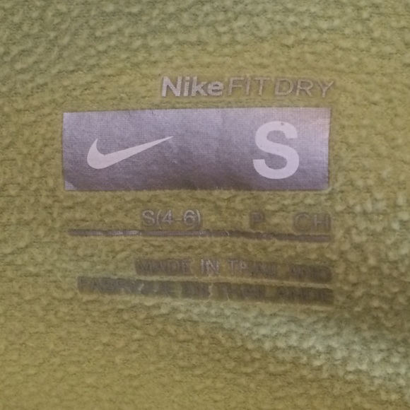 Nike reflective running shirt - Picture 3 of 3