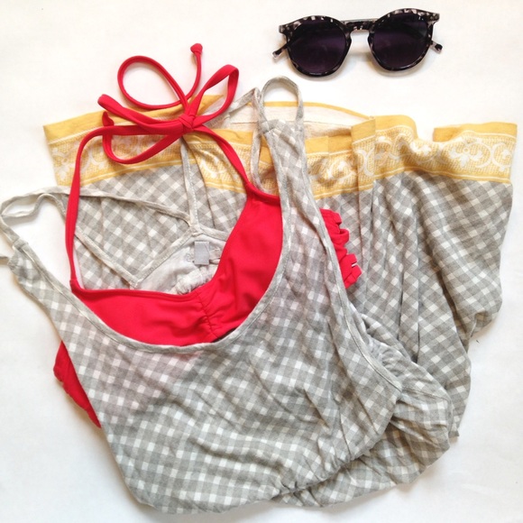 ✨HOST PICK✨Gingham strap back cover up - Picture 1 of 4