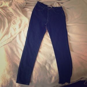 Levi's high rise legging in dark wash.