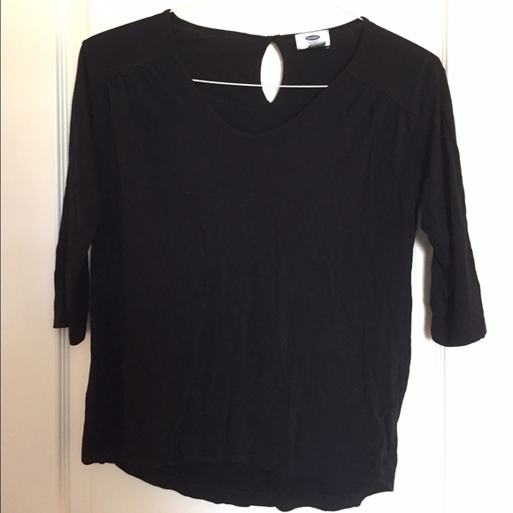 Half sleeves, keyhole in back, flowy shirt