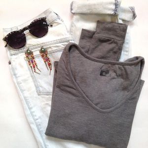 Scoop neck tee